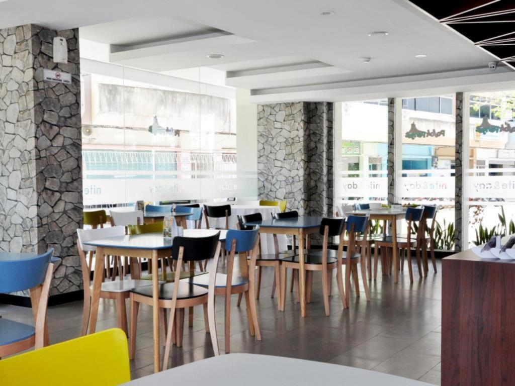 Nite And Day Batam Jodoh Square Hotel Ngoại thất bức ảnh